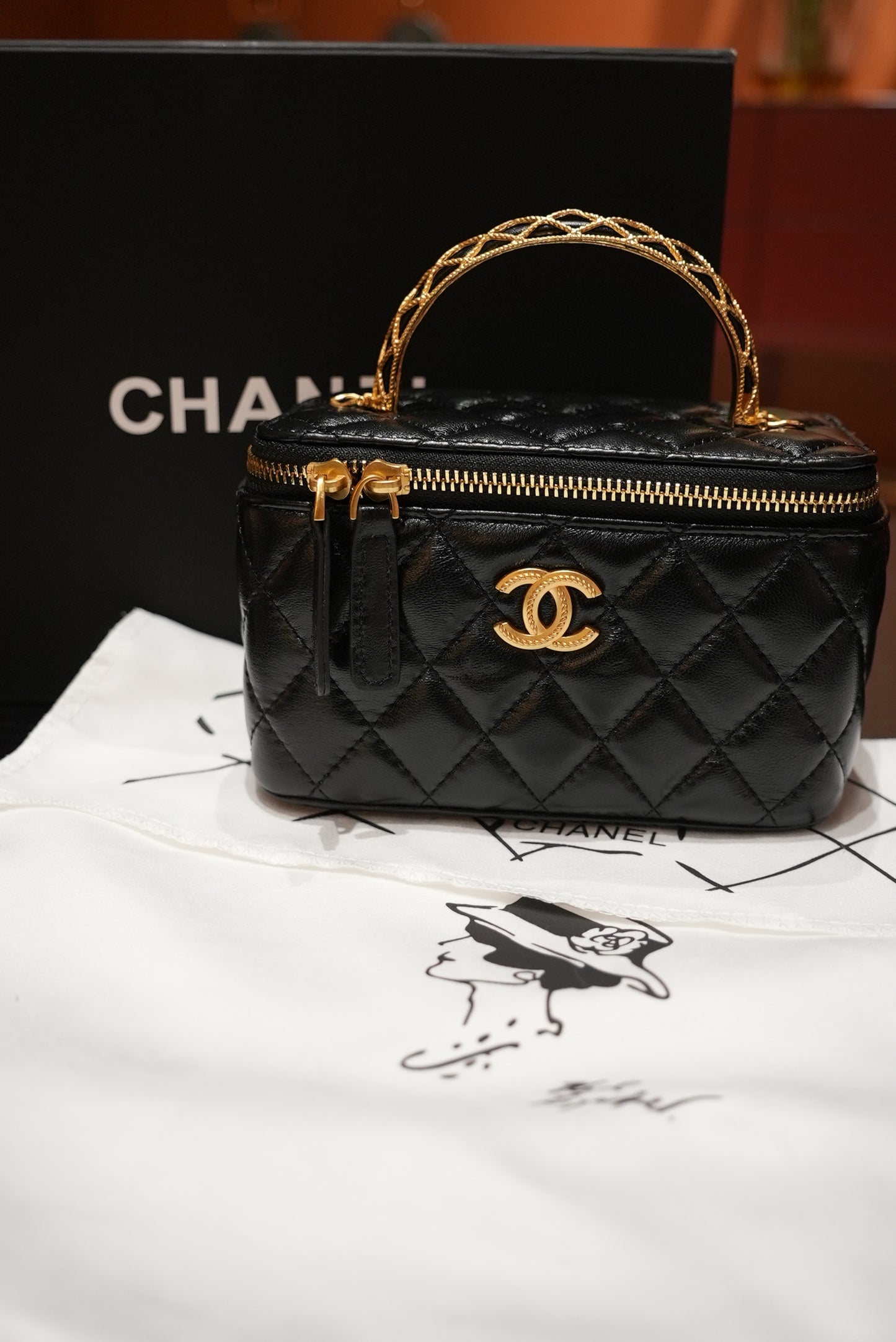 CHANEL E-6