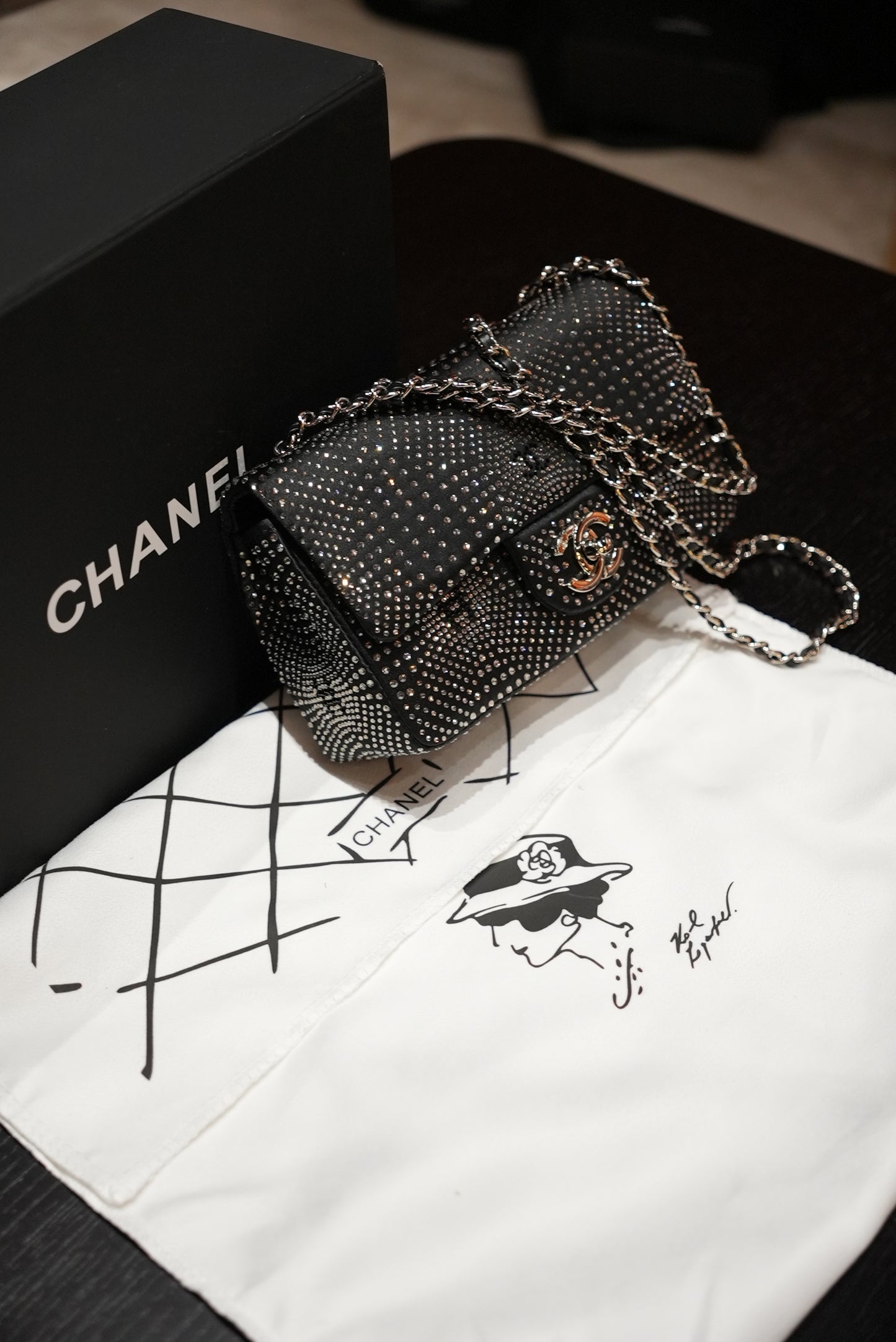 CHANEL E-8